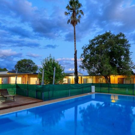 Cootamundra Gardens Motel Экстерьер фото