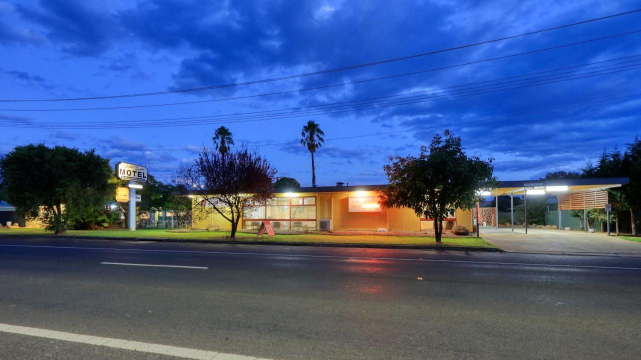 Cootamundra Gardens Motel Экстерьер фото