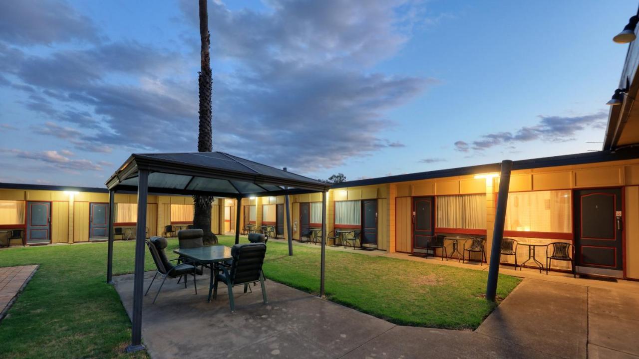 Cootamundra Gardens Motel Экстерьер фото
