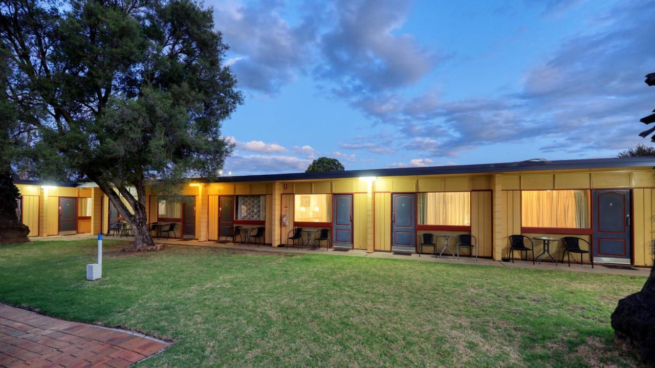 Cootamundra Gardens Motel Экстерьер фото
