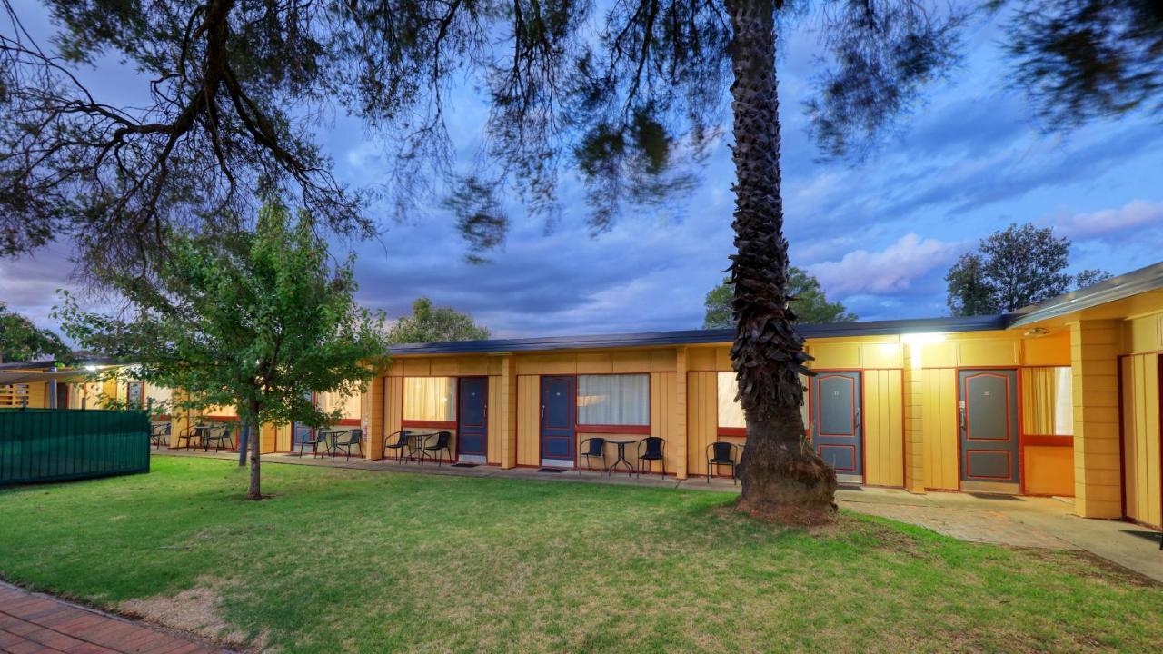 Cootamundra Gardens Motel Экстерьер фото